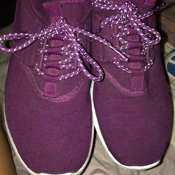 Nike’s - Picture 6 of 6